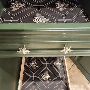 Black Art Deco Bee Drawer Liner